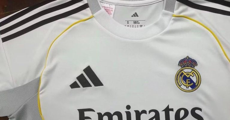 RM fan version escudo y logo